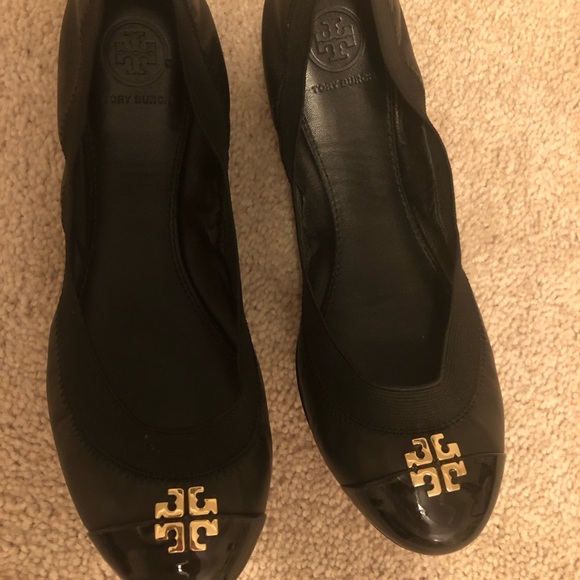 Size 8 Tori Burch ballet flats. - Picture 2 of 7
